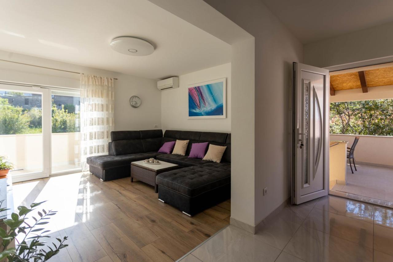 Apartman Marel Žrnovnica Buitenkant foto