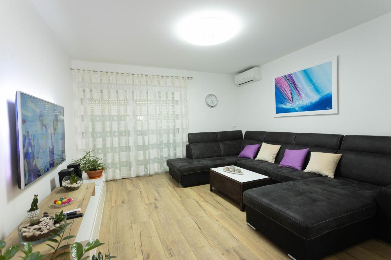 Apartman Marel Žrnovnica Buitenkant foto