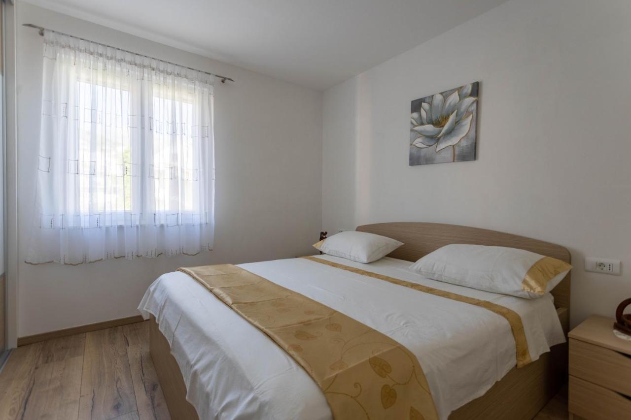 Apartman Marel Žrnovnica Buitenkant foto