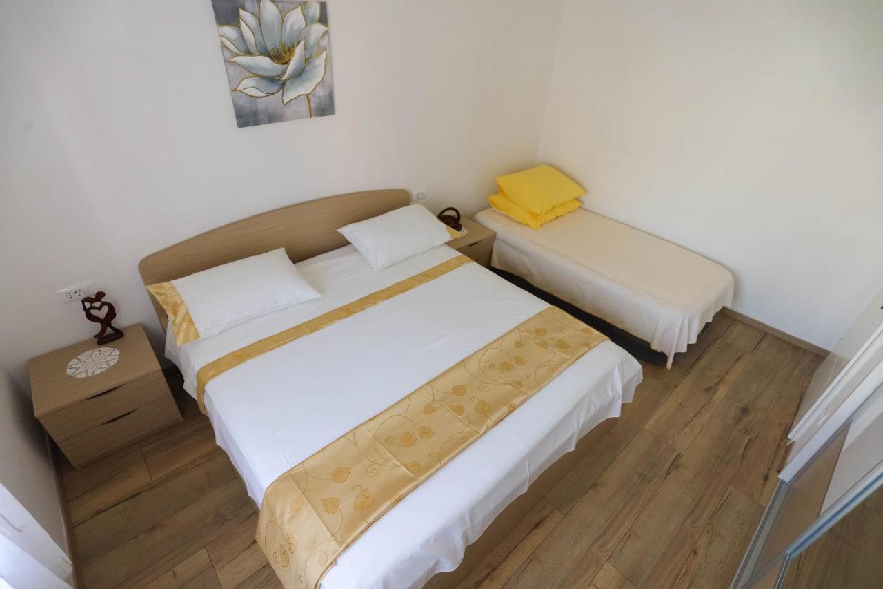 Apartman Marel Žrnovnica Buitenkant foto